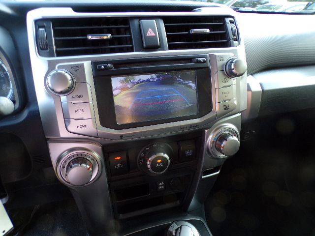 2016 Toyota 4Runner Image 16