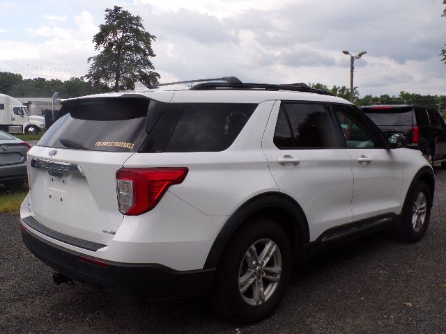 2020 Ford Explorer Image 4