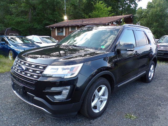 2016 Ford Explorer Image 1