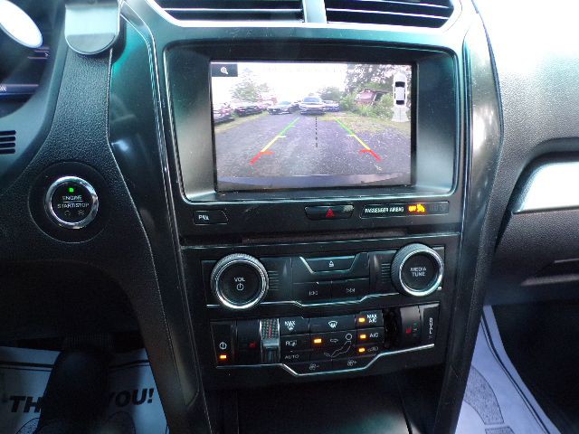 2016 Ford Explorer Image 18