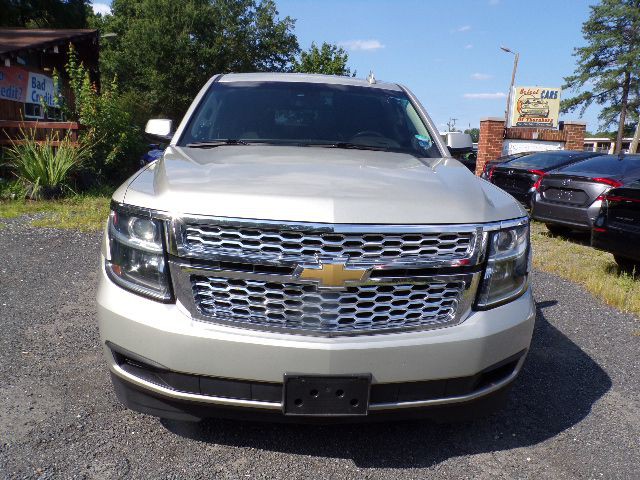2016 Chevrolet Tahoe Image 2