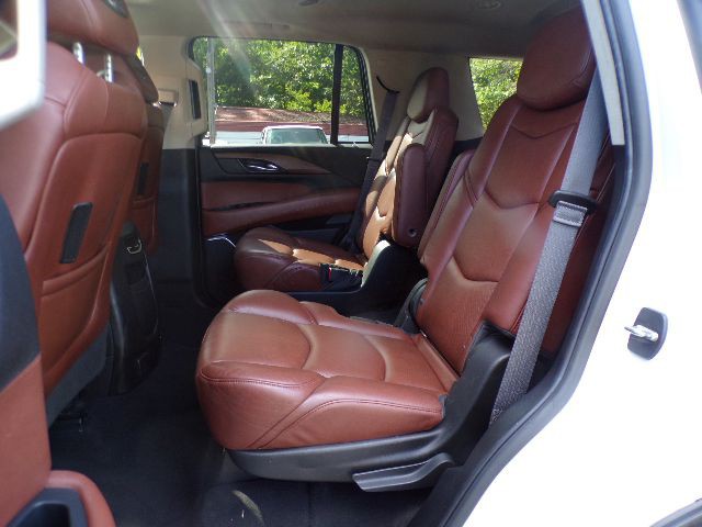 2017 Cadillac Escalade Image 7