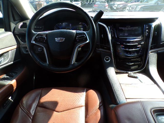 2017 Cadillac Escalade Image 9