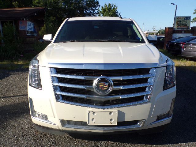 2015 Cadillac Escalade Image 3