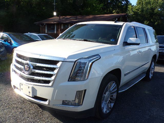 2015 Cadillac Escalade Image 4
