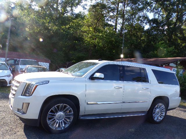 2015 Cadillac Escalade Image 5