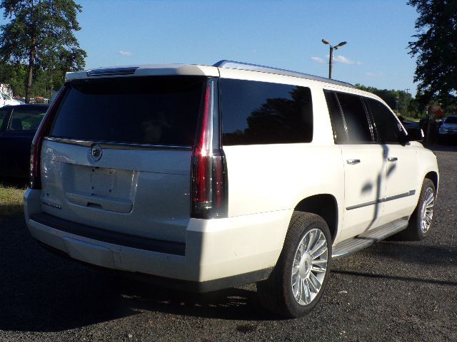 2015 Cadillac Escalade Image 8