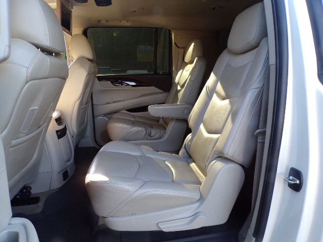 2015 Cadillac Escalade Image 15