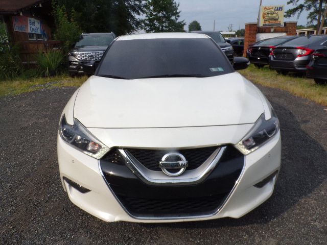 2017 Nissan Maxima Image 2