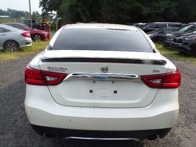 2017 Nissan Maxima Image 5