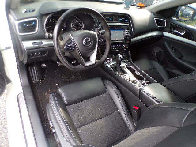 2017 Nissan Maxima Image 8