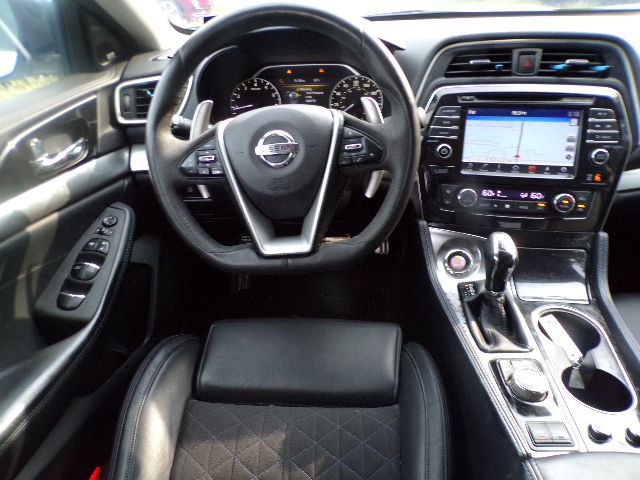 2017 Nissan Maxima Image 11