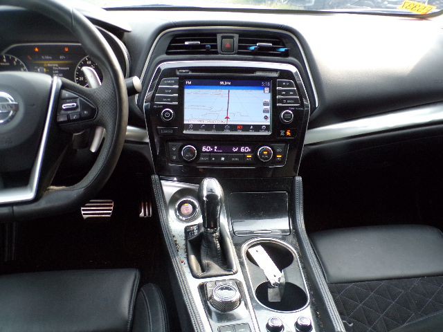 2017 Nissan Maxima Image 12