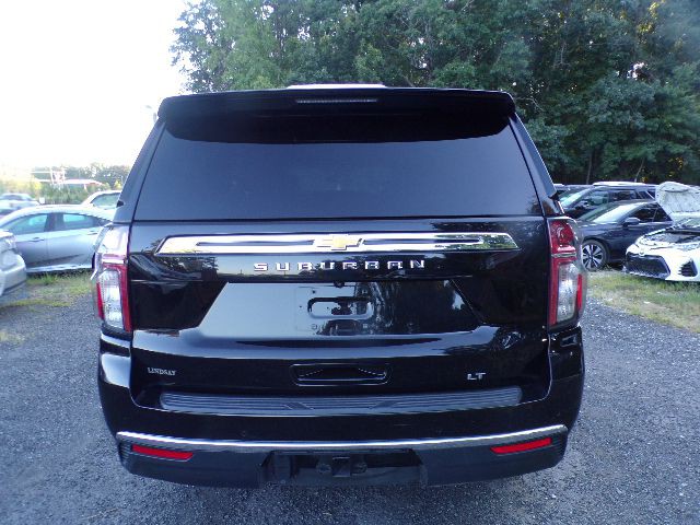2021 Chevrolet Suburban Image 5