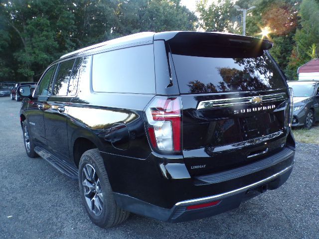 2021 Chevrolet Suburban Image 6