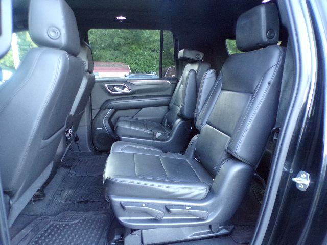 2021 Chevrolet Suburban Image 10