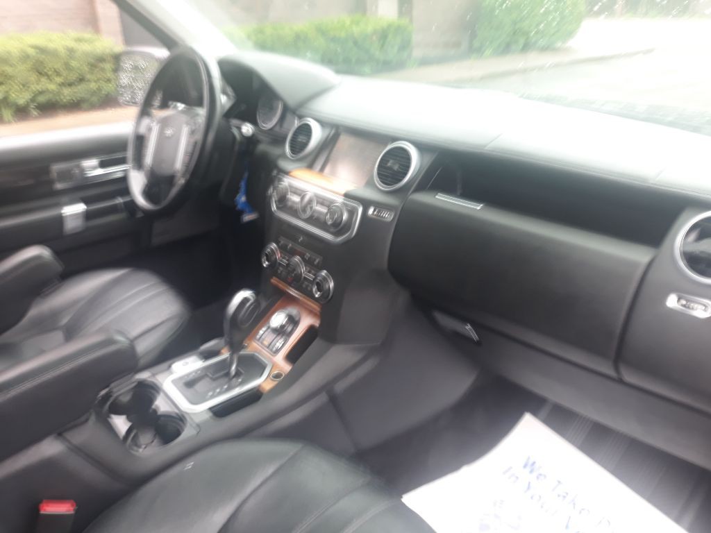 2012 Land Rover LR4 Image 9