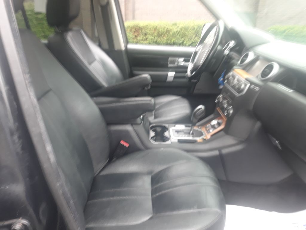 2012 Land Rover LR4 Image 10