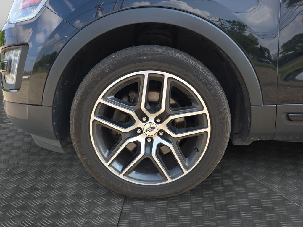 2017 Ford Explorer Image 14