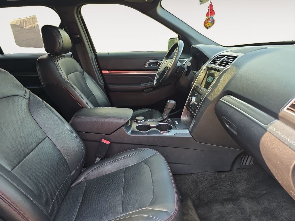 2017 Ford Explorer Image 15