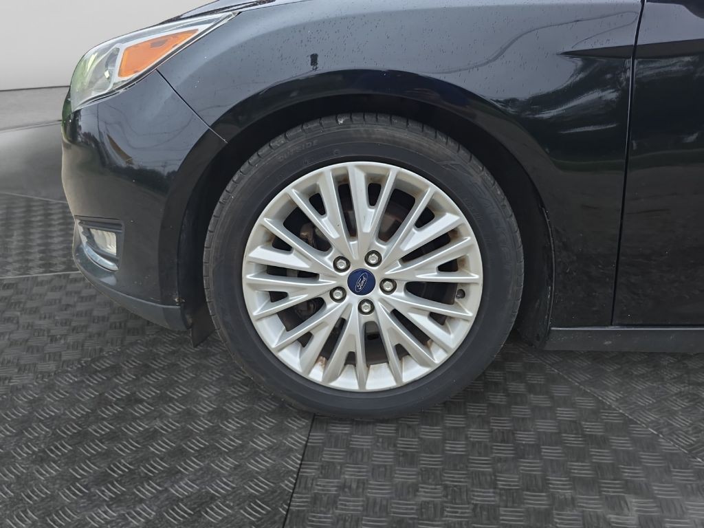 2016 Ford Focus Image 14