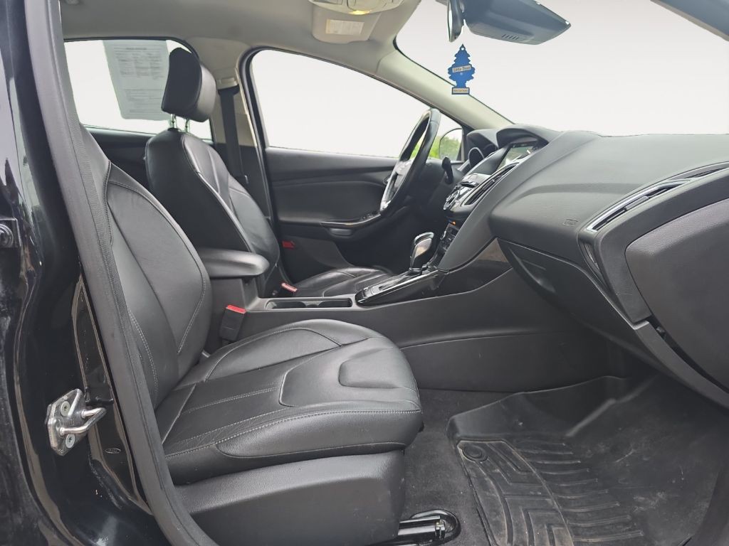2016 Ford Focus Image 15