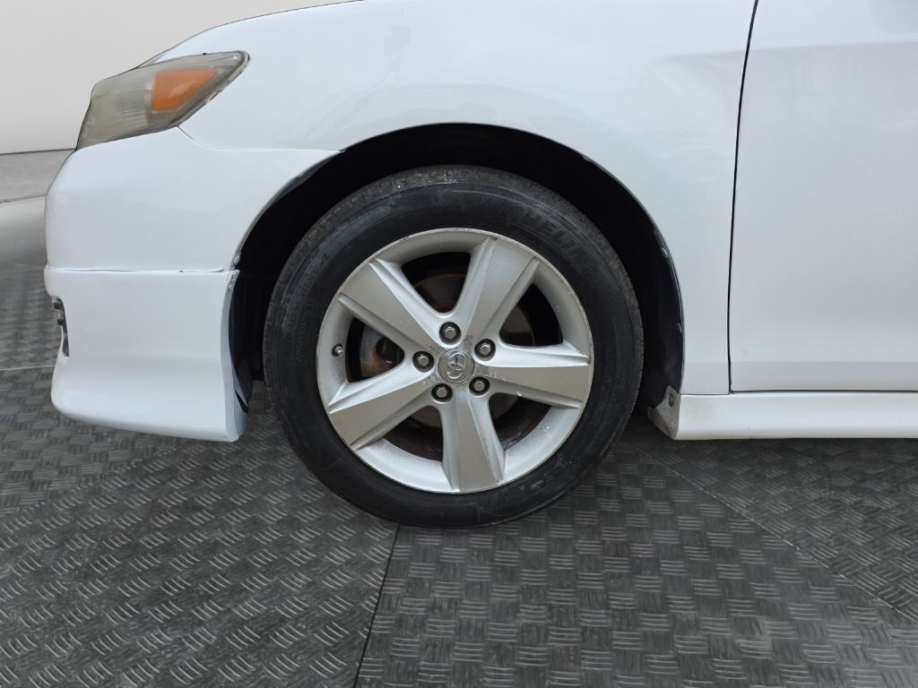 2011 Toyota Camry Image 14