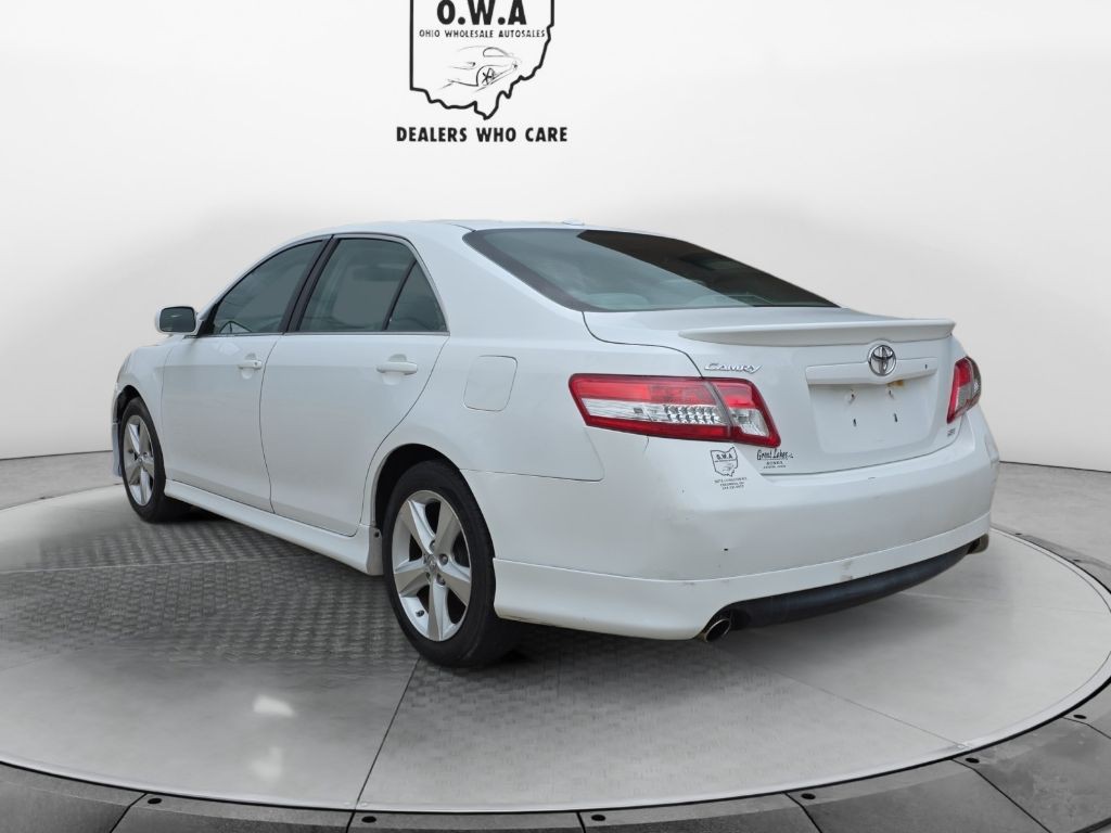 2011 Toyota Camry Image 3