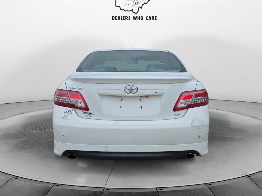 2011 Toyota Camry Image 4