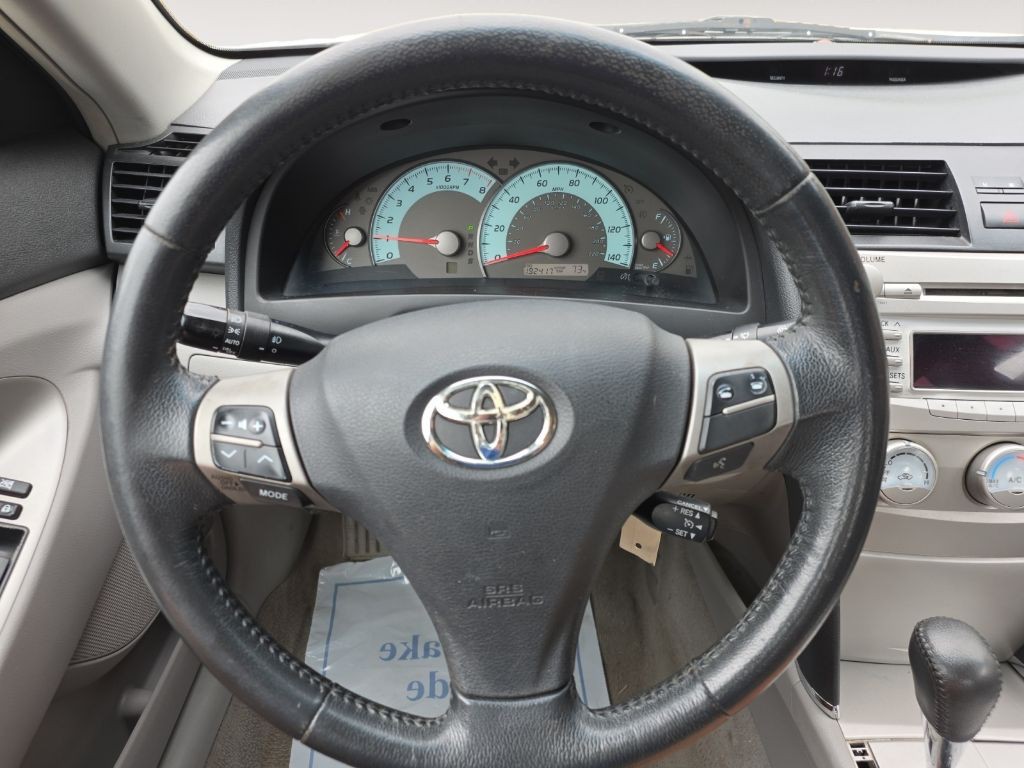 2011 Toyota Camry Image 9