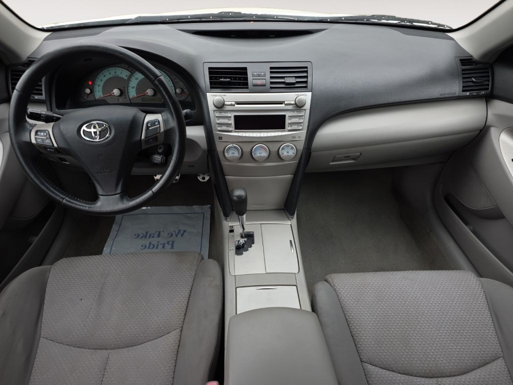 2011 Toyota Camry Image 10