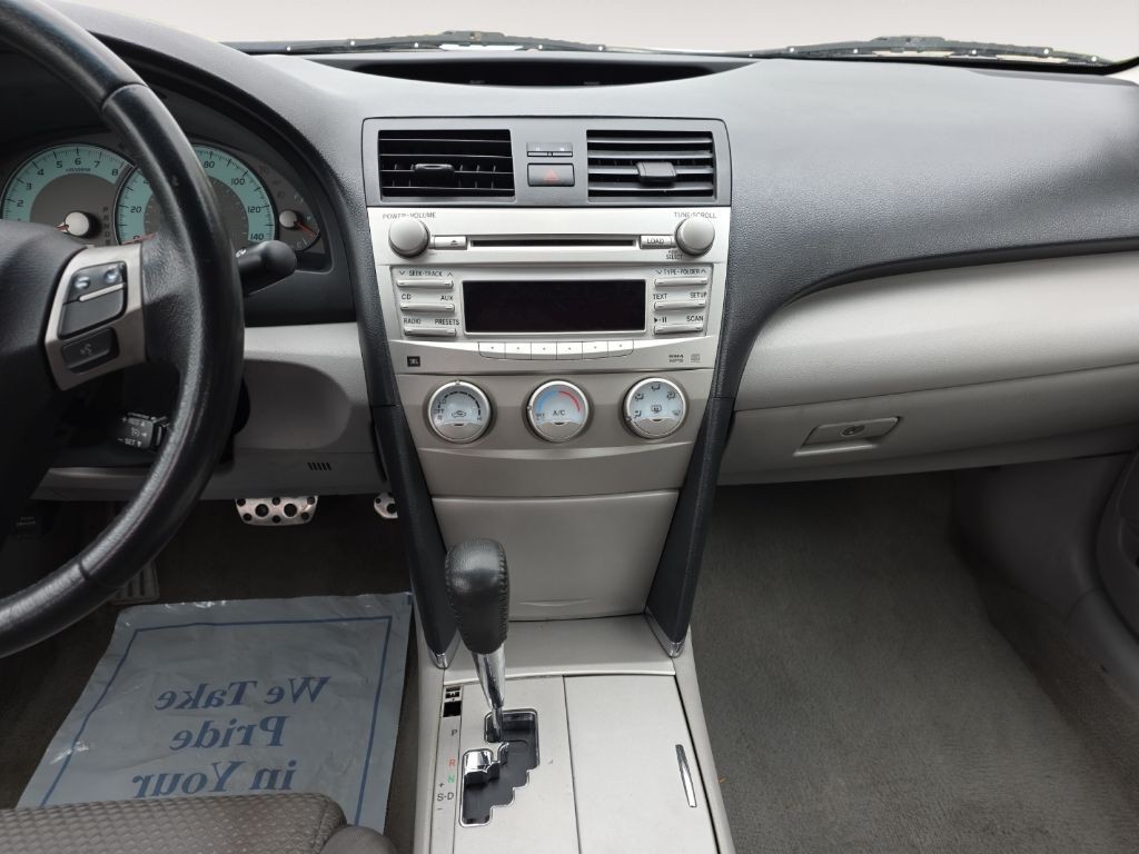 2011 Toyota Camry Image 11