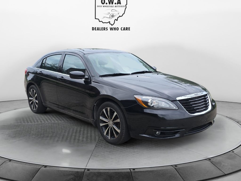 2013 Chrysler 200 Image 7