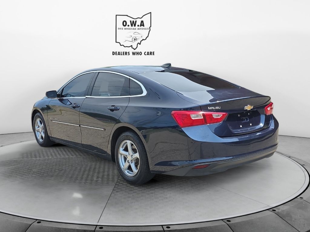 2017 Chevrolet Malibu Image 3