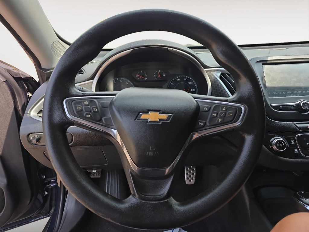 2017 Chevrolet Malibu Image 11