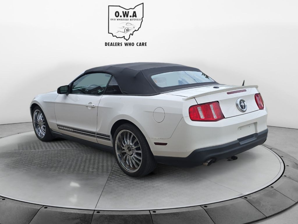 2011 Ford Mustang Image 3