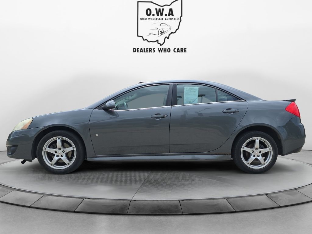 2009 Pontiac G6 Image 2