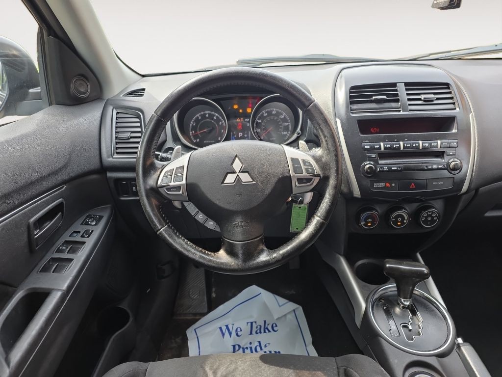 2013 Mitsubishi Outlander Image 11