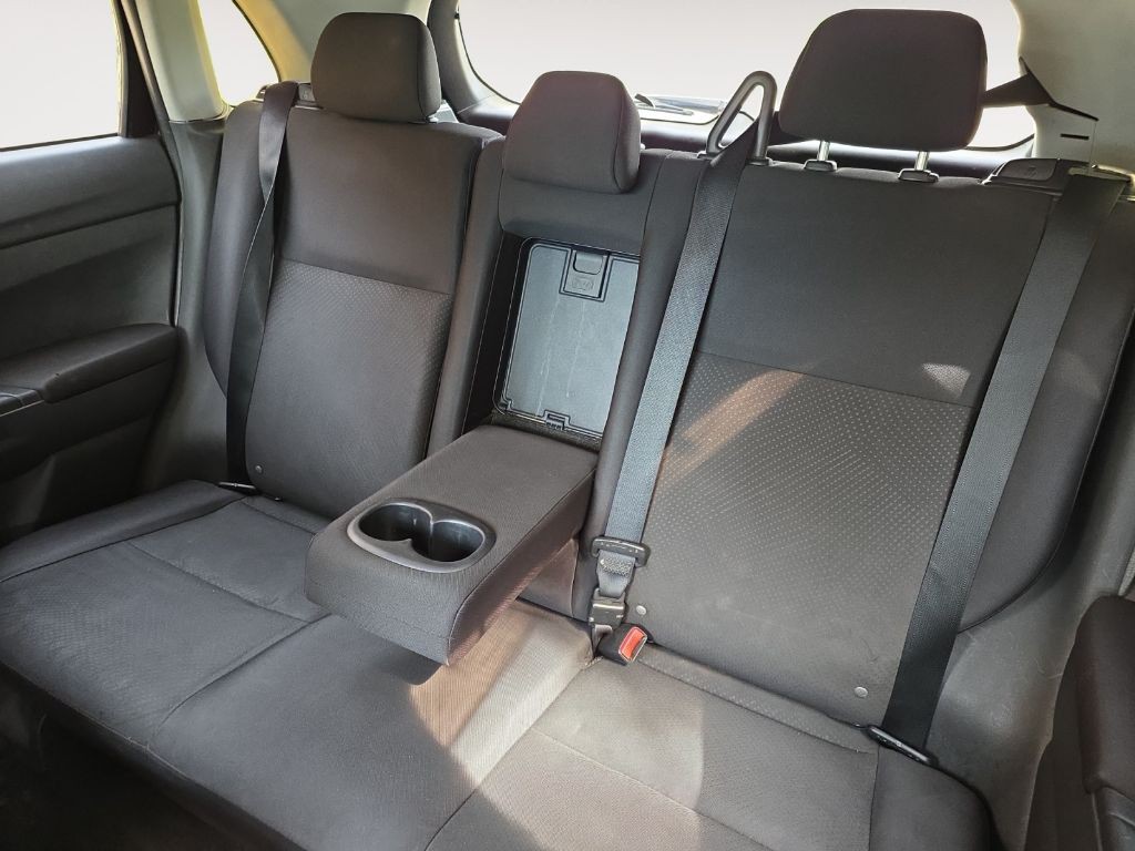 2013 Mitsubishi Outlander Image 13