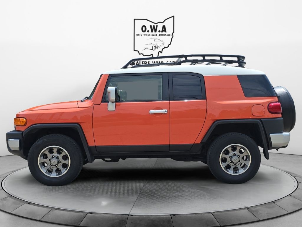 2013 Toyota FJ Cruiser Image 2