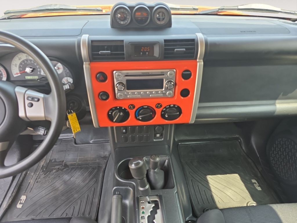 2013 Toyota FJ Cruiser Image 10
