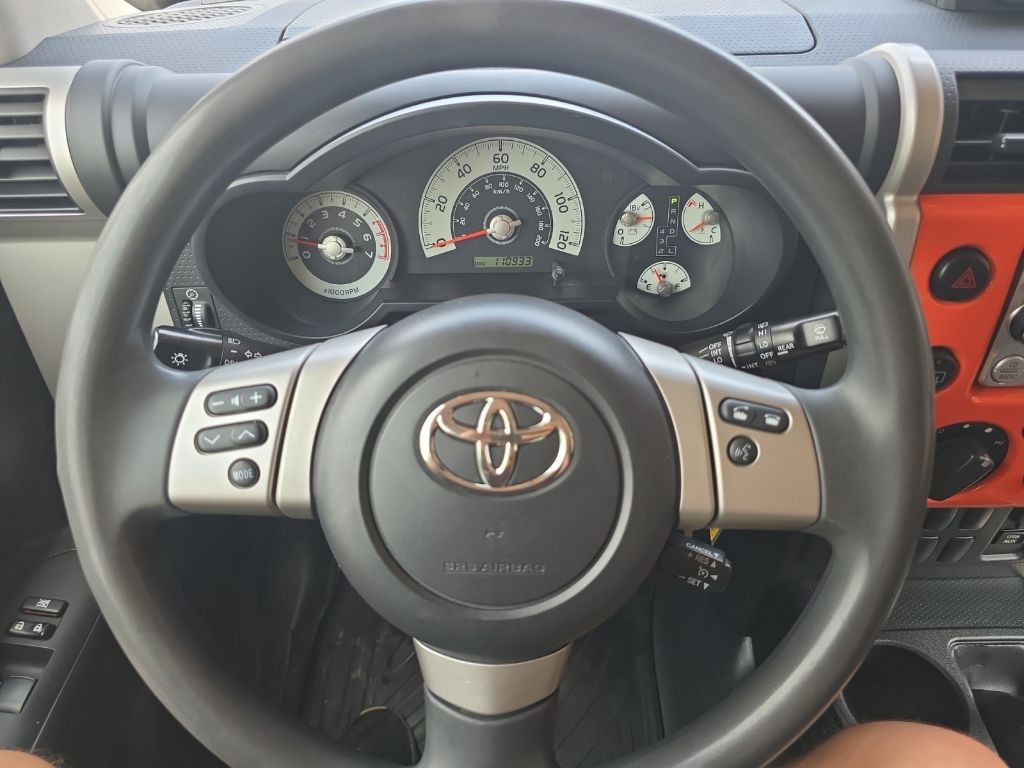 2013 Toyota FJ Cruiser Image 11