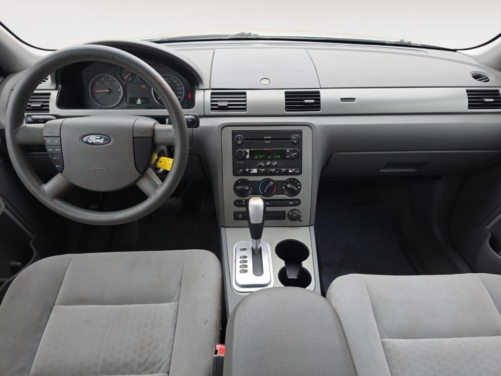 2005 Ford Five Hundred Image 9