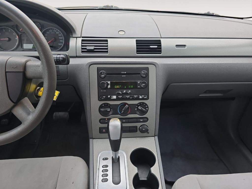 2005 Ford Five Hundred Image 10