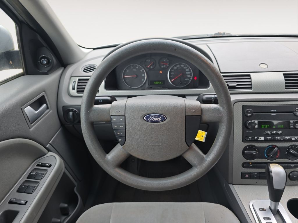 2005 Ford Five Hundred Image 11