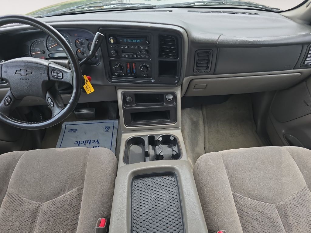 2004 Chevrolet Tahoe Image 9