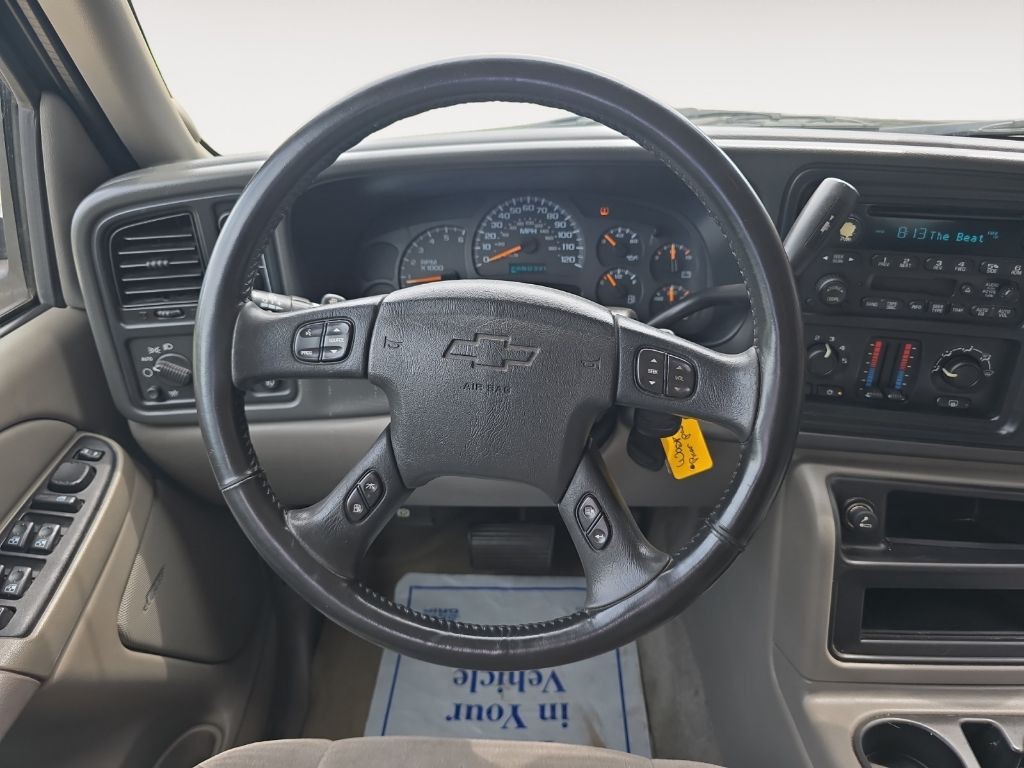2004 Chevrolet Tahoe Image 11