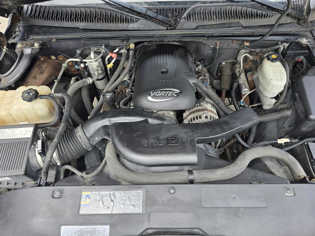 2004 Chevrolet Tahoe Image 15