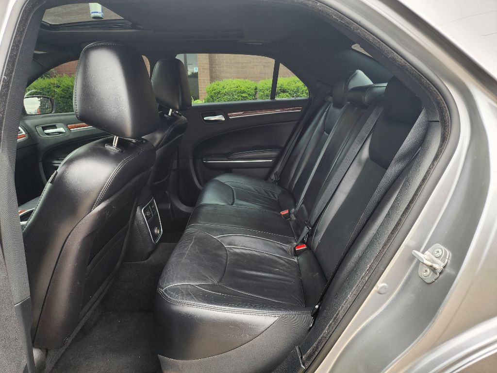 2014 Chrysler 300 Image 14