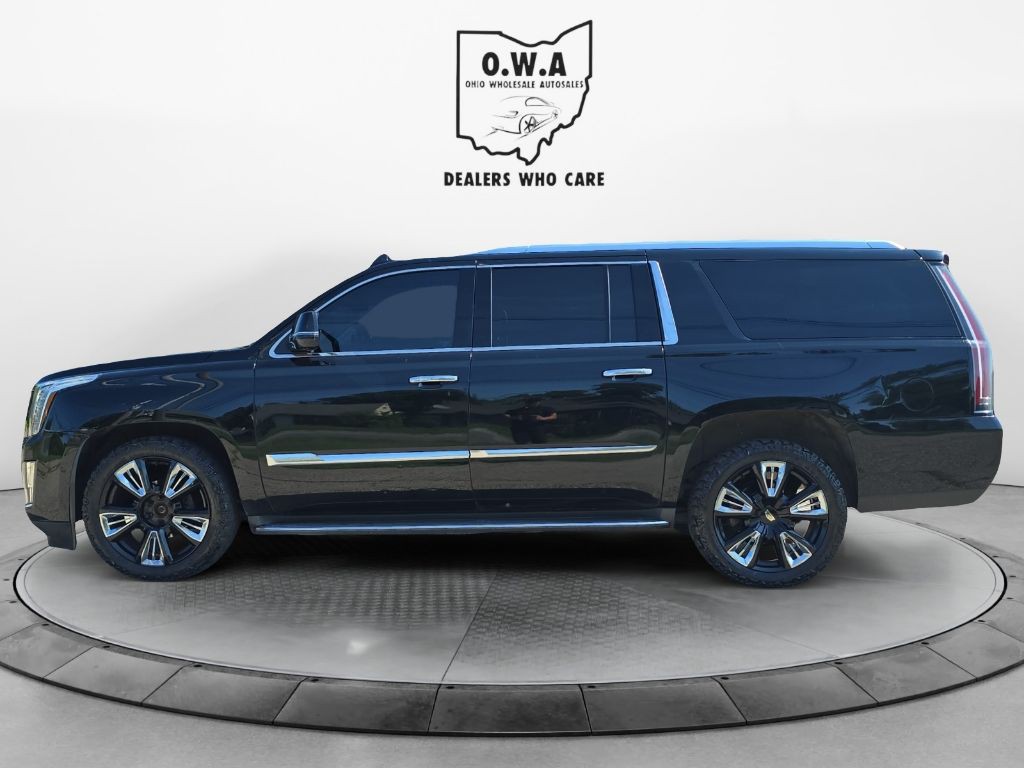 2016 Cadillac Escalade Image 2